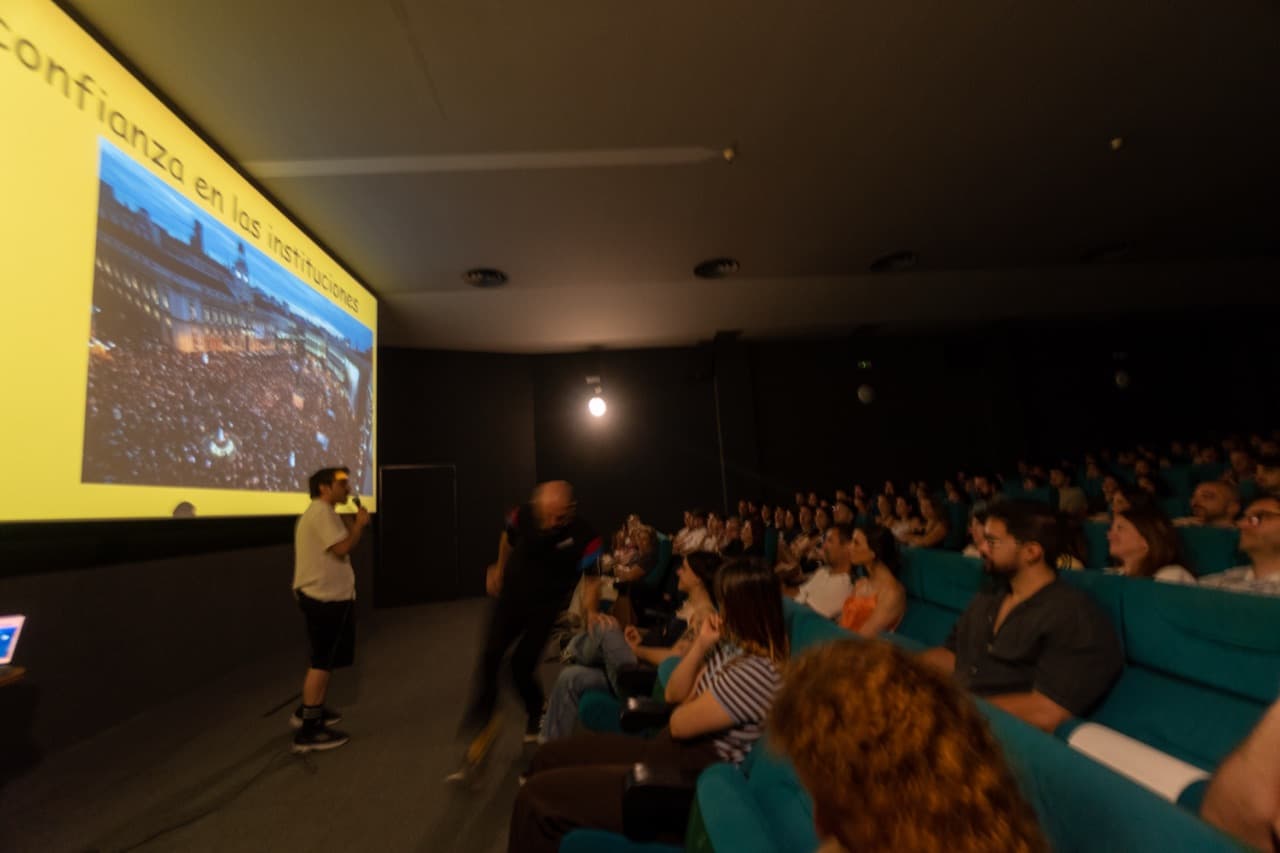 Foto de una edición de Power Point Party