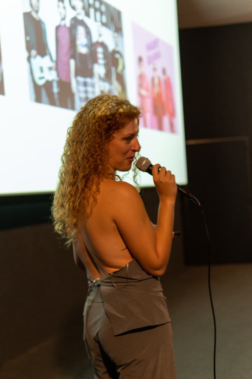 Foto de una edición de Power Point Party