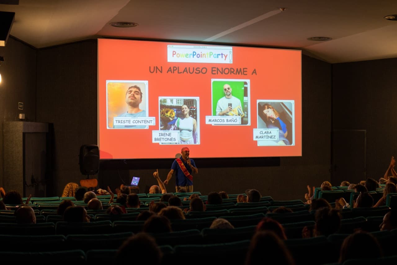 Foto de una edición de Power Point Party